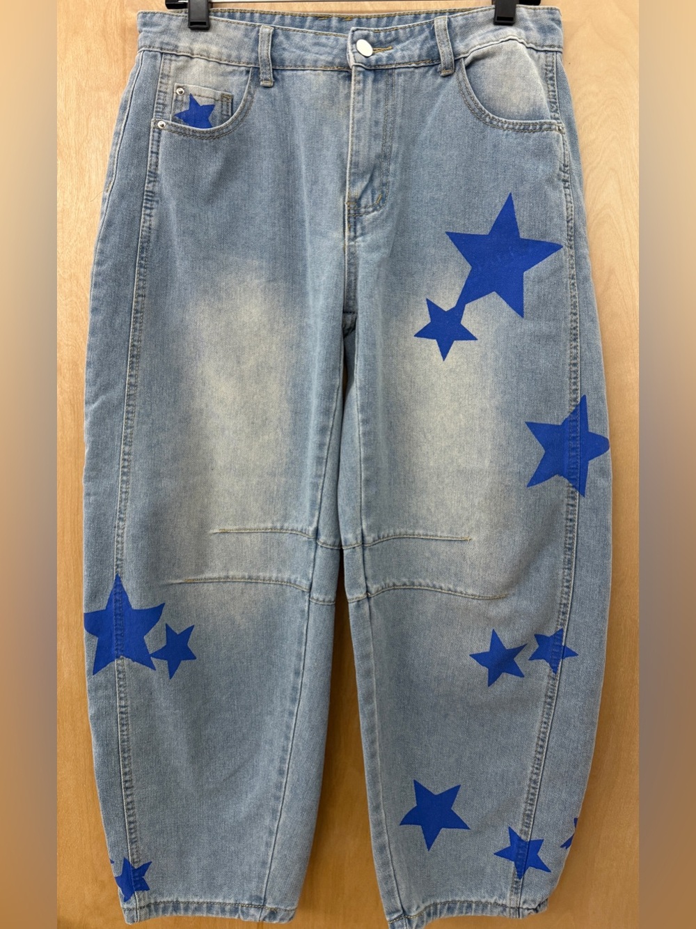 Boutique Light Wash Blue Printed Star Barrel Jeans Rounded Leg High Rise Sz M /L - Picture 5 of 14
